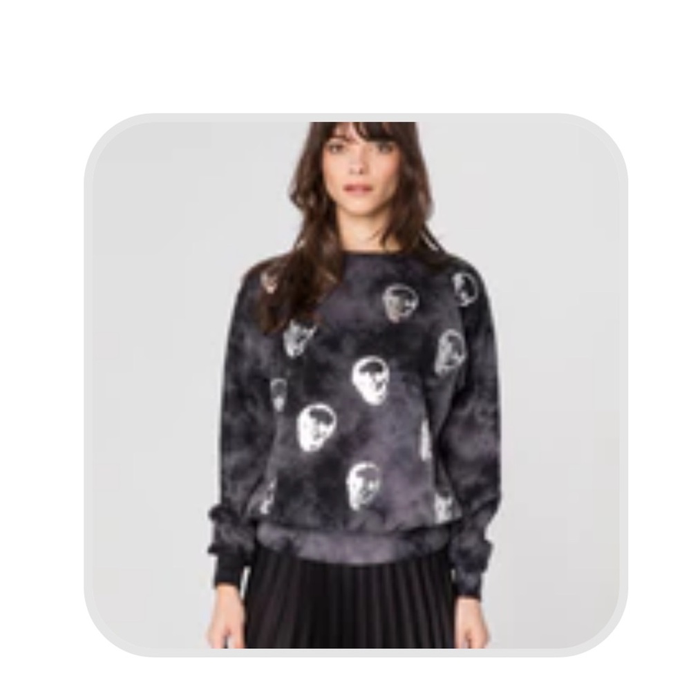 ⭐️Host Pick ⭐️ CHRLDR Skull Crewneck Sweatshirt